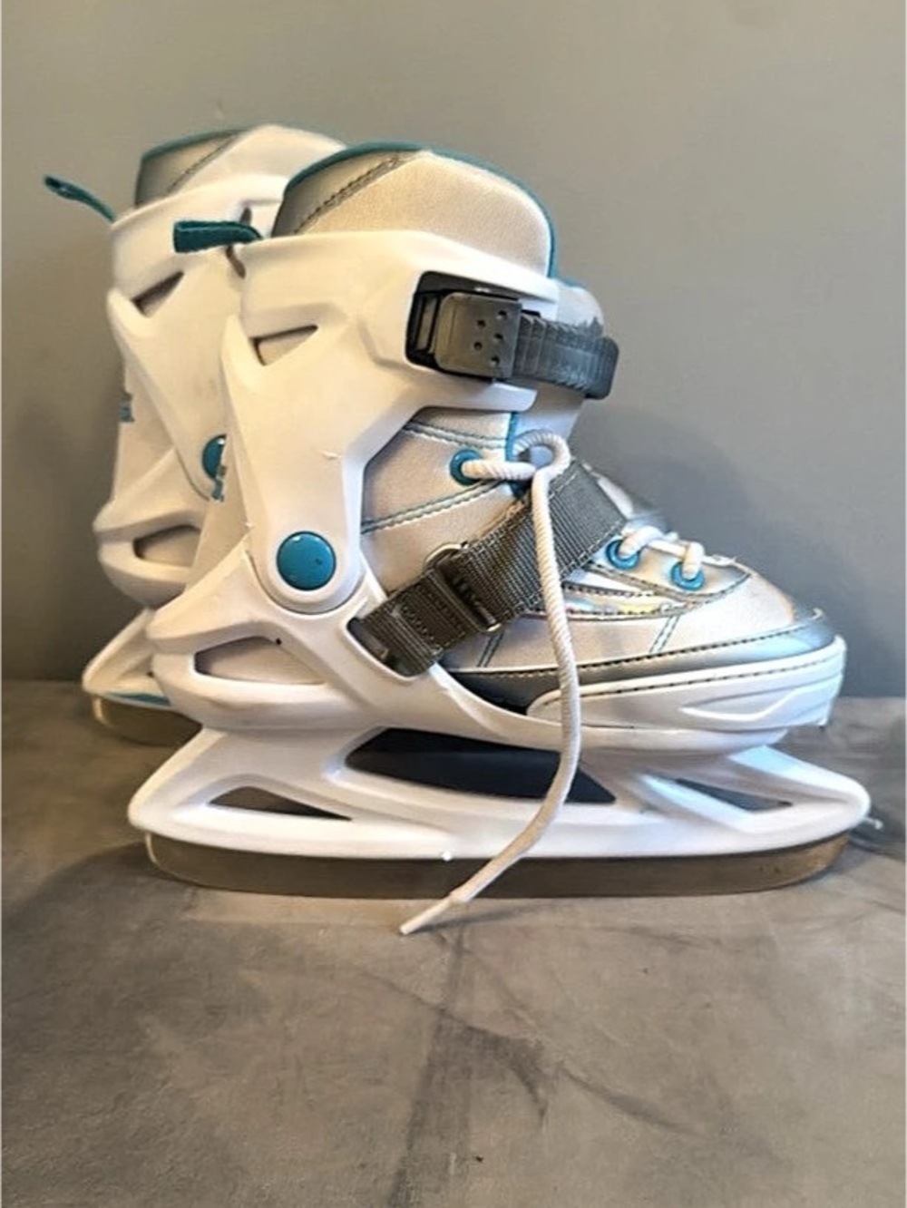 Youth Lake Placid White Adjustable Ice Skates